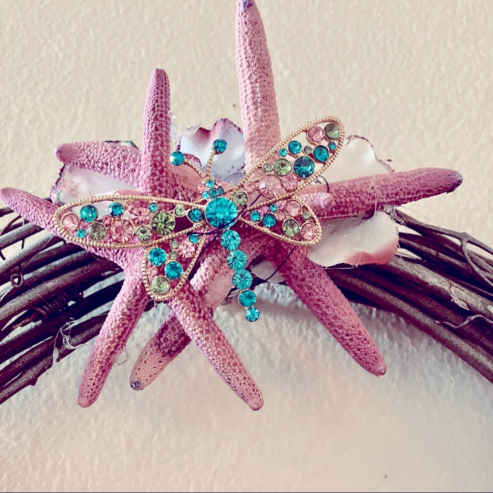 Hand dyed Flowers and seashells grapevine wreath - Picture 2 of 5